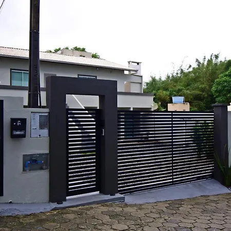 Morada Pinheiro 160M Da Praia Bombinhas Exterior photo
