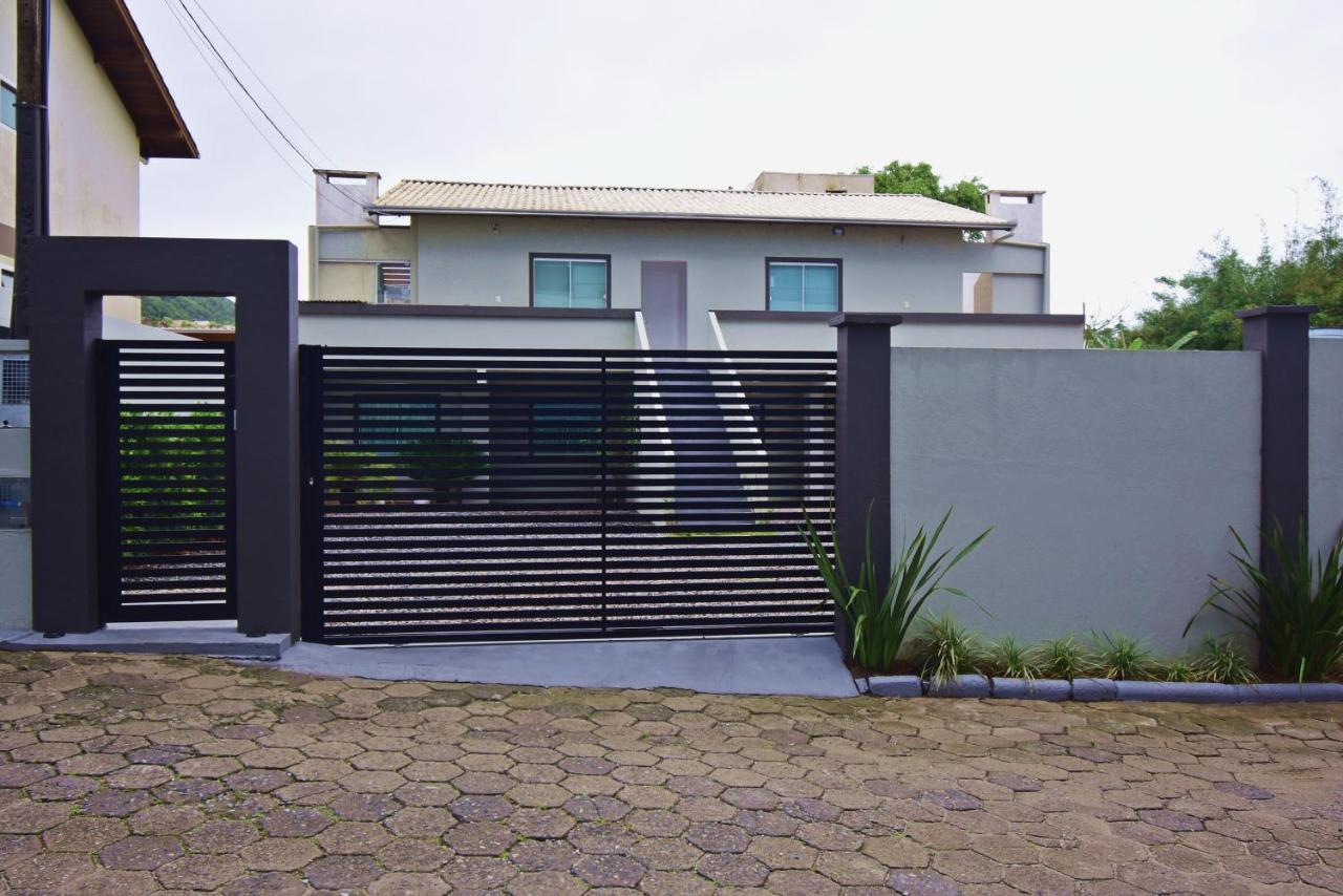 Morada Pinheiro 160m Da Bombinhas